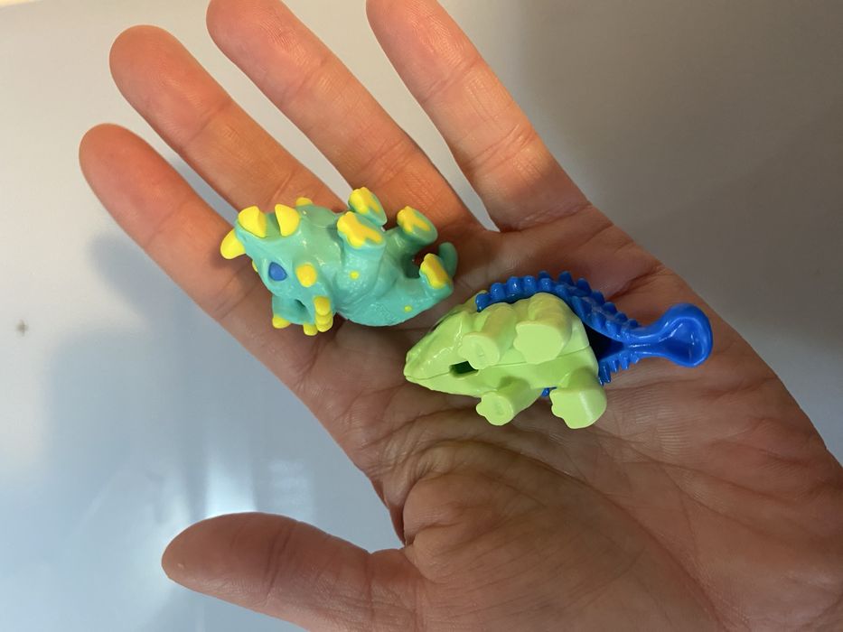 Figurki dinozaury kinder jajko kinder joy