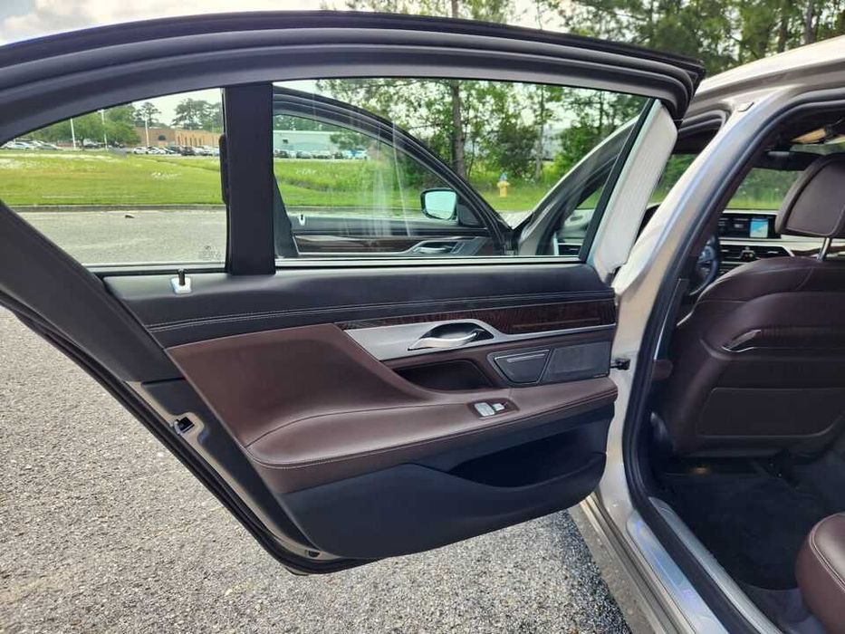2019 BMW 7-Series 750i