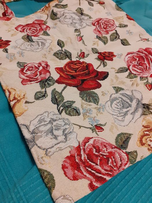 Torba gobelinowa z motywem kwiatów