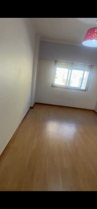 Arrenda-se Quartos numa zona tranquila em Queluz e Belas
