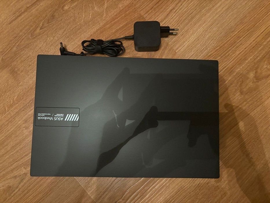 ASUS Vivobook Go E1504FA AMD Ryzen 5 7520U/16GB/512GB SSD/15.6" (PT) - Como Novo