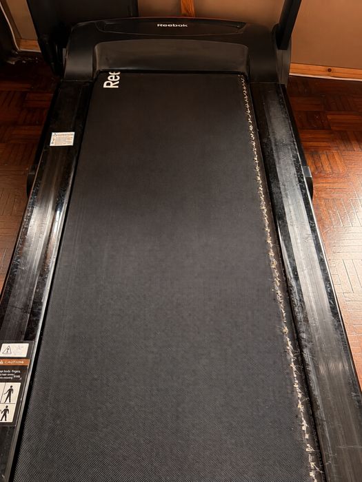 Passadeira Reebok ONE GT50, só 3 meses uso, 18 km/h e inclinação eletrónica