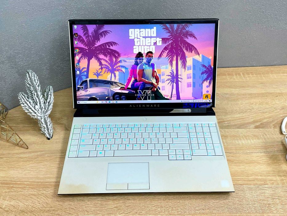 Dell Alienware Area-51m- 17" 144hz/ RTX 2070 175w/ i5-9500t/ 16/ 1.5tb