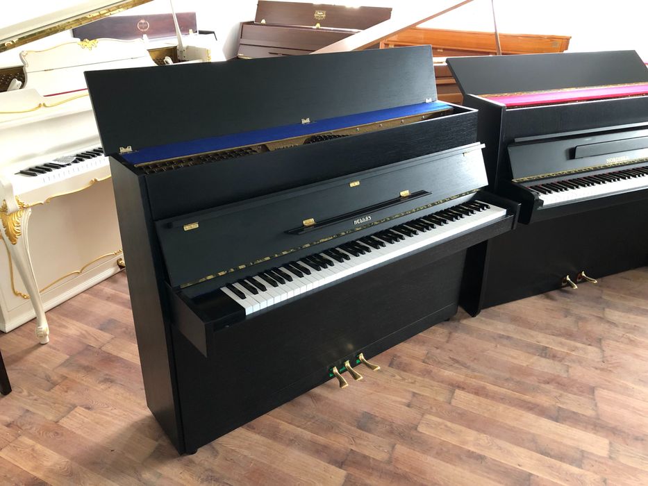 Pianino Hellas  czarne