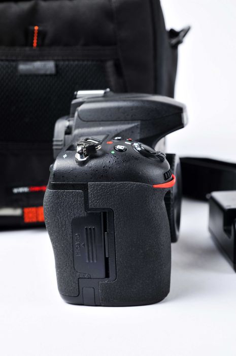 Nikon D750 seminova (950 disparos)
