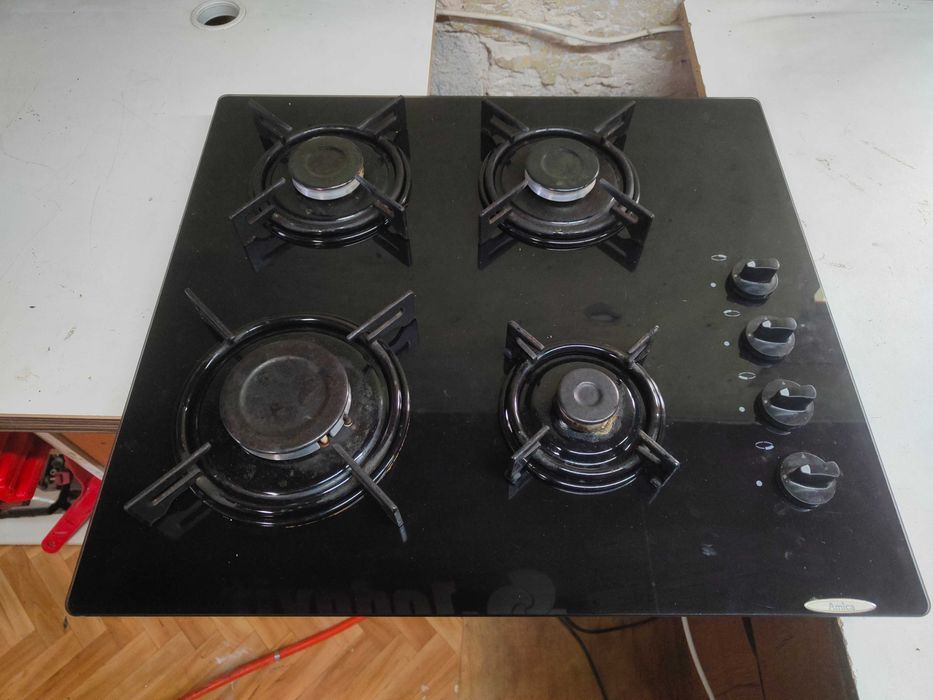 Szklana płyta gazowa Amica 60cm