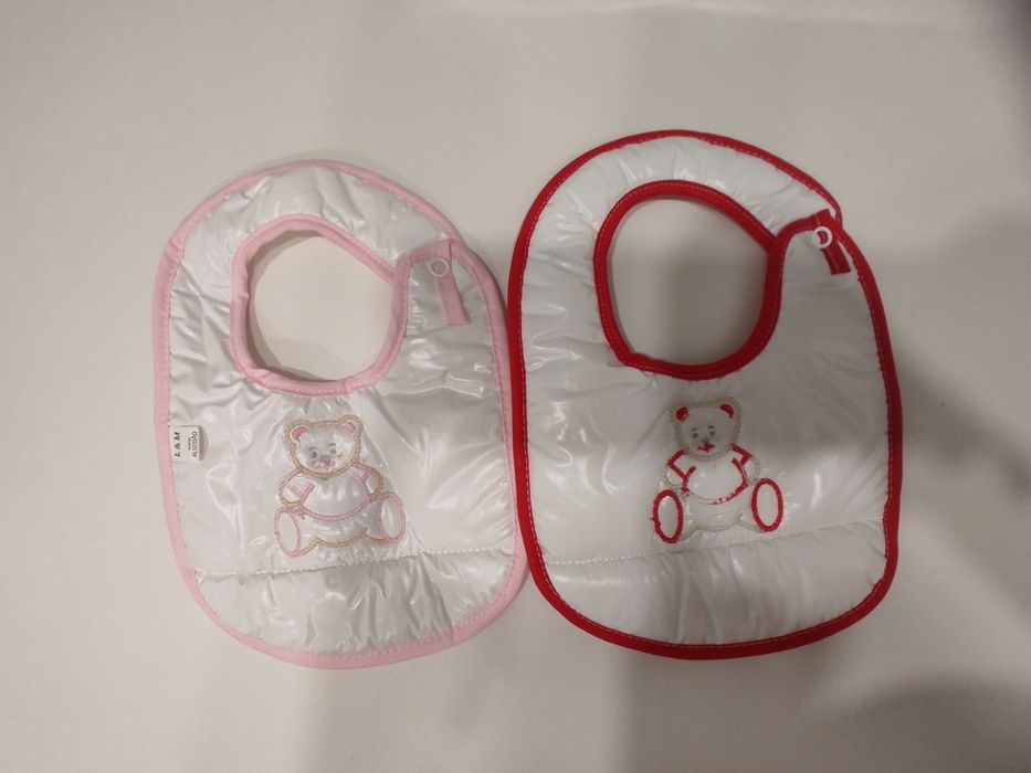 Conjunto de 2 babetes