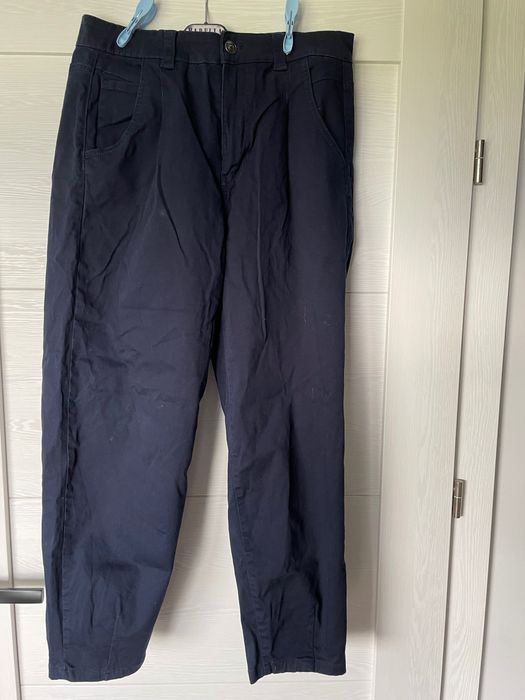 Granatowe spodnie damskie firmy C&A