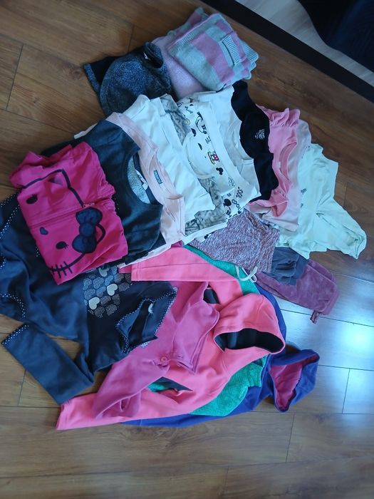 Paka ubrań Bluzy polary spodnie 130-146