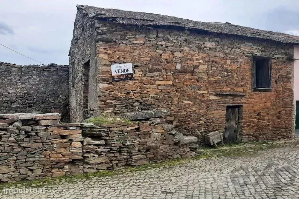 Casa de pedra em São Salvador, Mirandela