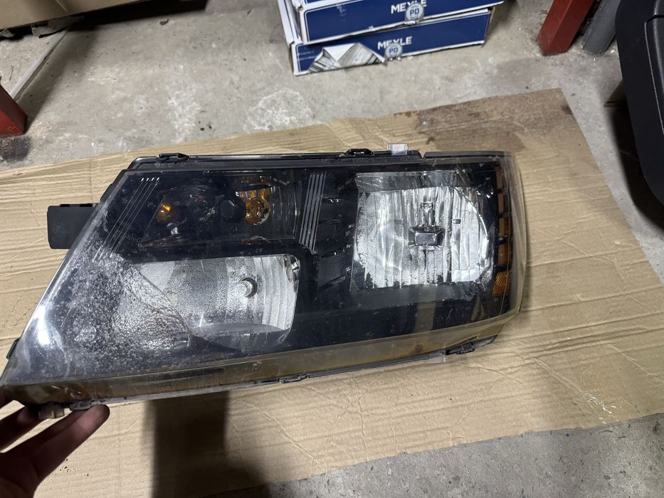 Фара темна ліва Dodge Journey джорни