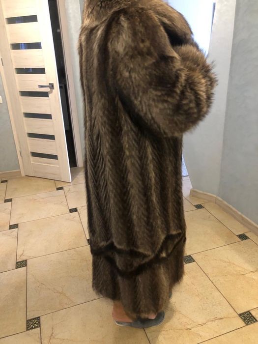 Натуральна шуба з єнота