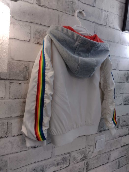biała kurtka kapturem tęczowe wiatrówka przejściowa dziewczynki 116