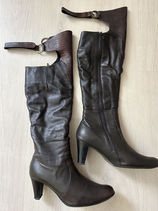 Сапоги кожаные демисезонные на каблуке