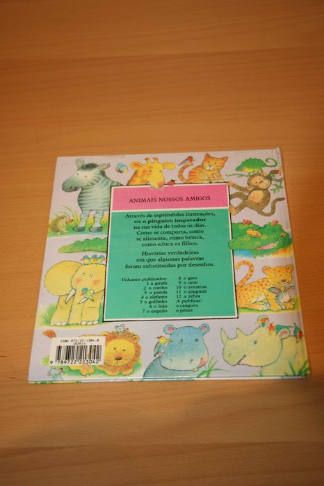 Livro "Animais Nossos Amigos - O Pinguim Imperador"