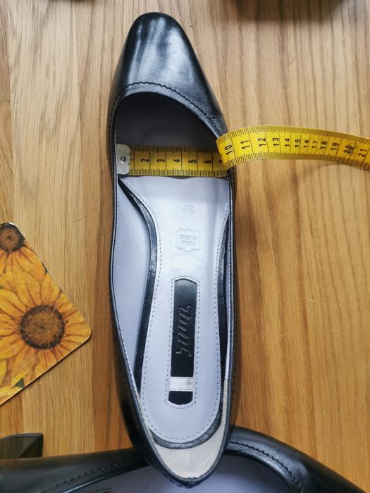 Czółenka 7 mil czarne r. 37 jak nowe!