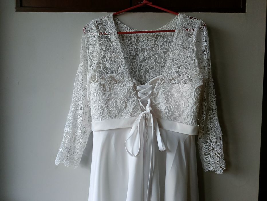 Suknia ślubna śnieżnobiała