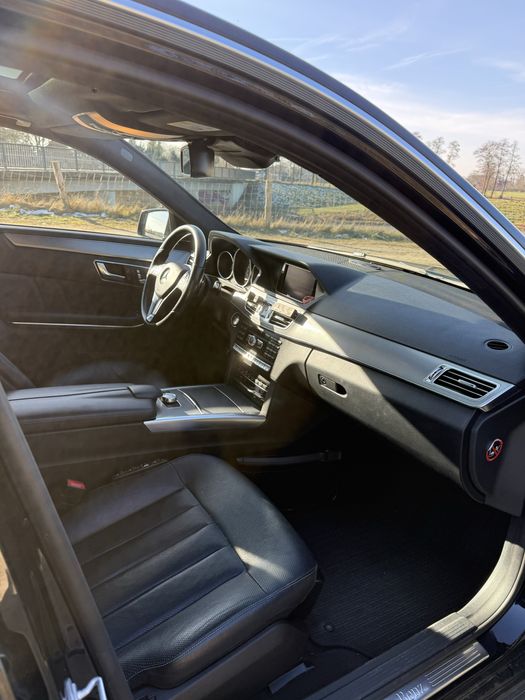 Mersedes - Benz W212.