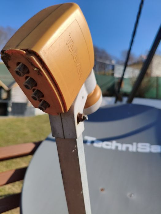Antena satelitarna