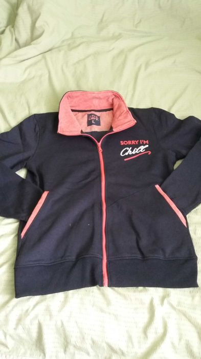 Светр жіночий      .