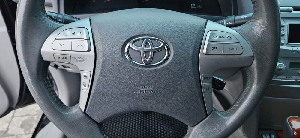 Toyota Camry XLE 2011