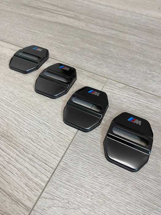 Накладки на дверной замок BMW M Perfomance черный глянец / карбон 4шт.