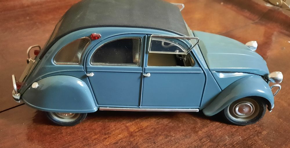 Citroen 2CV Solido escala 1/17 die-cast
