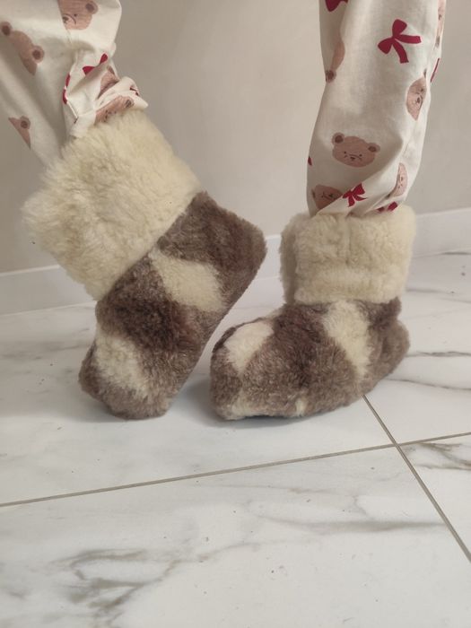 Теплі домашні чуні із овчини опт і роздріб