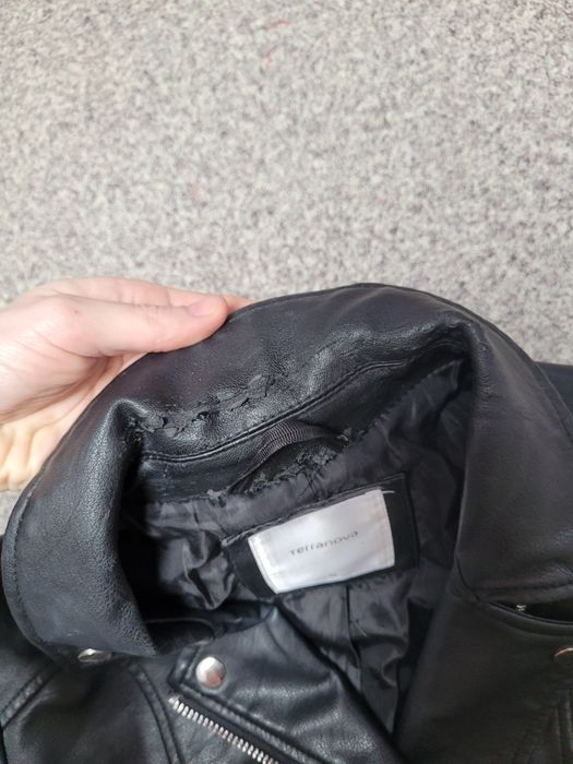 Ramoneska kurtka skórzana czarna zamki srebrne terranova