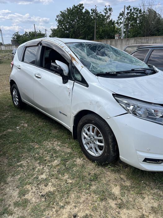 Під відновленя Nissan Note 2017 рік