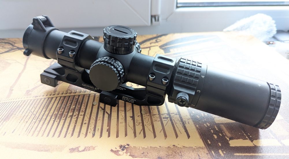 Оптичний приціл загінник 1-5х24 з підсвіткою + кріплення Geissele