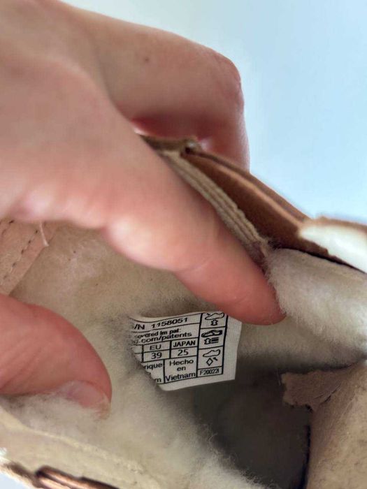 Зимове взуття уггі UGG