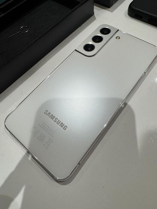 Samsung S22, 256Gb + Extras