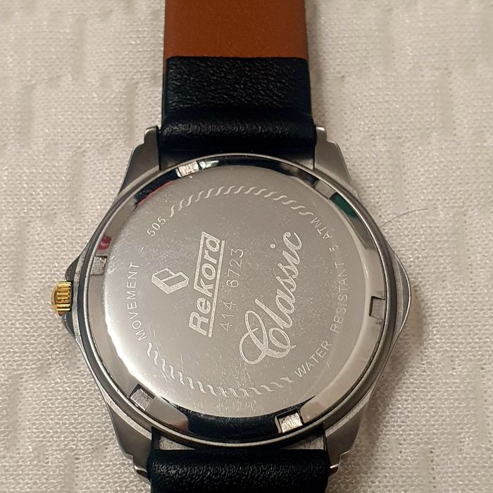 Продам годинник  Rekord