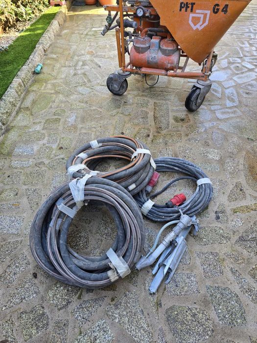 Máquina de projetar trifásica