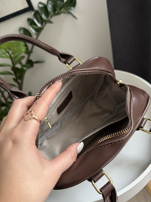 Популярна сумочка з ручками у стилі prada прада сумка