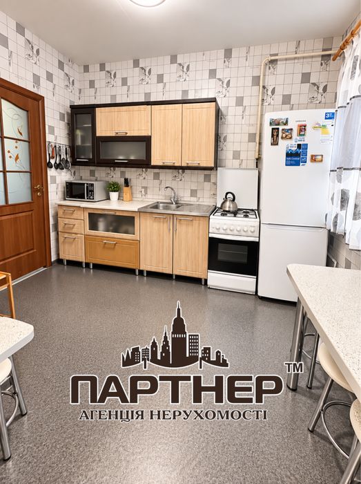 Продаж 1/2 будинку. Чечелеве. .