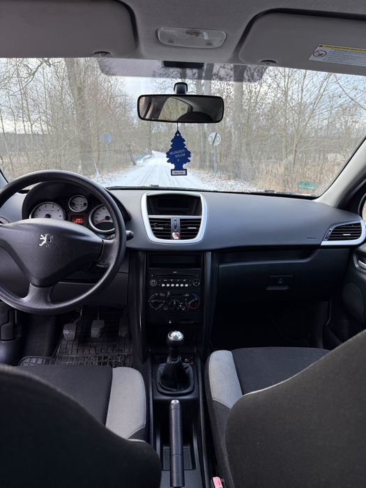 Peugeot 207 1.4 95km niski przebieg