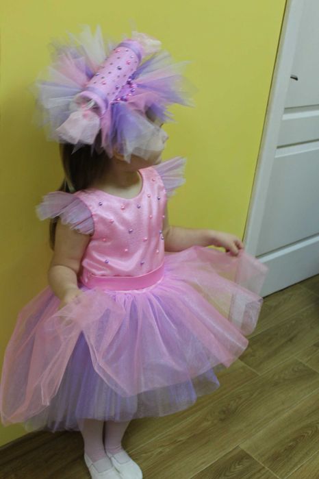 Прокат Святкове плаття для дівчинки 4-5 р 250 грн