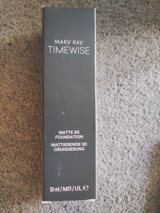 Podkład matujący Beige C 130