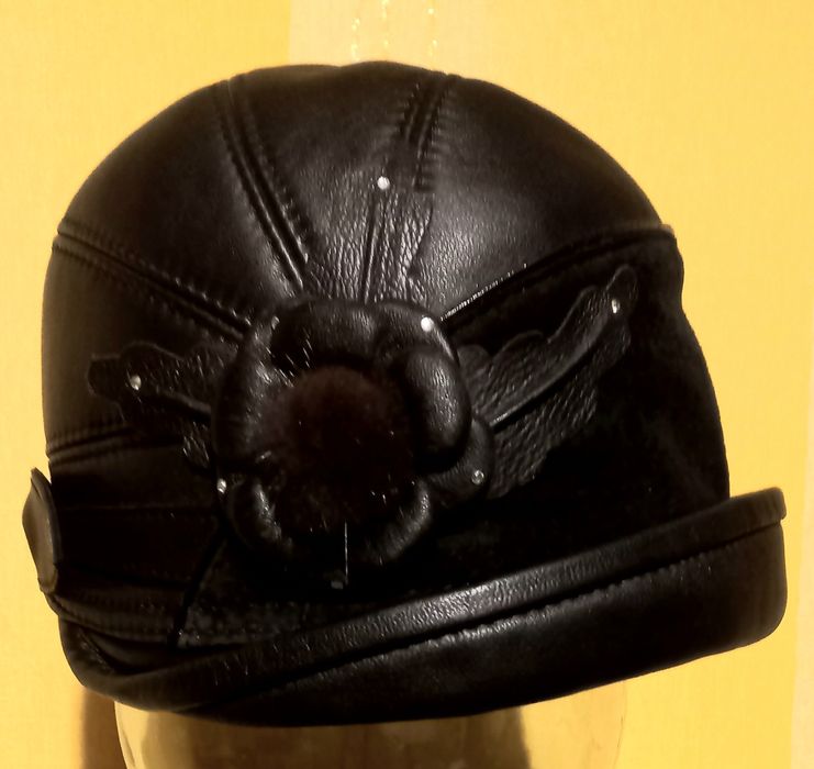 Женская кожаная шляпка