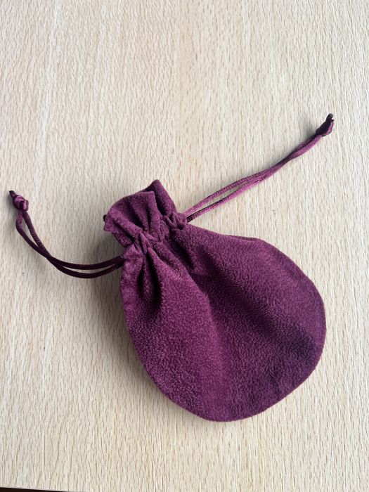 25 sacas em veludo para jóias