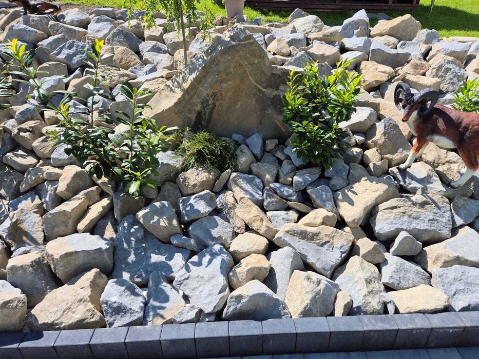 Kamień na skarpy, skalniaki, oczka wodne