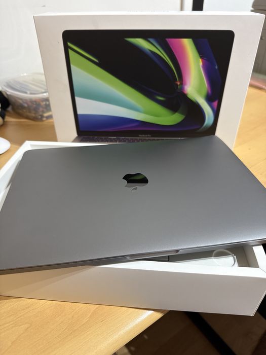 MacBook Pro 13” M1 2020 | 8GB RAM | 512GB SSD | Como Novo | Caixa Original