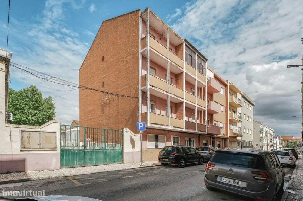 Apartamento T2 Completamente Renovado com Varanda | Barreiro — Alto Do Seixalinho, Santo André E Verderena, Setúbal