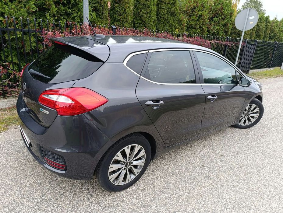 Kia Ceed ... Bogata opcja - full LED