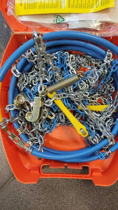 Łańcuchy zimowe na koła śnieg nowe