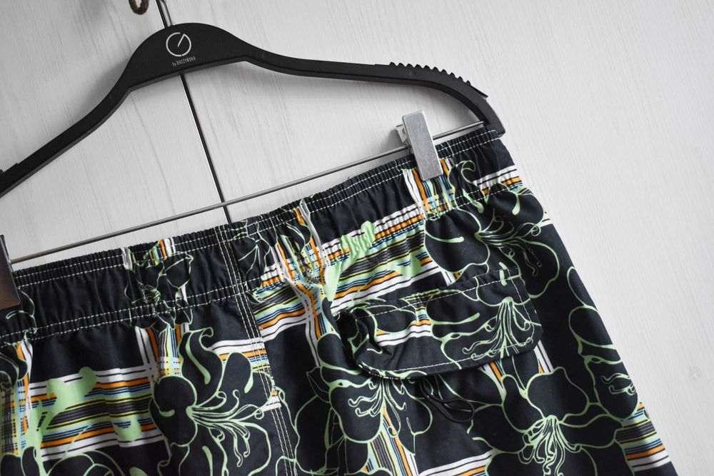 Spodenki szorty L plażowe sportowe letnie luźne cienkie plażę