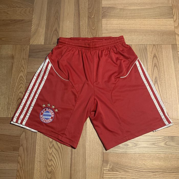 Młodzieżowe piłkarskie spodenki Adidas Climacool Bayern München