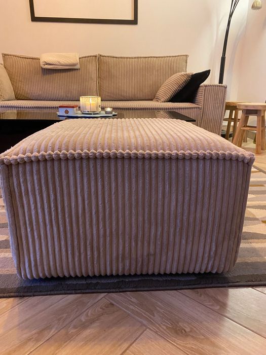 Duża kwadratowa pufa